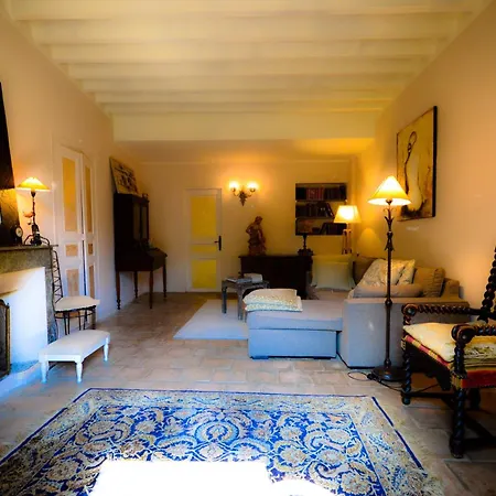 Holiday home Maison De Charme Avec Piscine Chauffee Pres De Uzes
